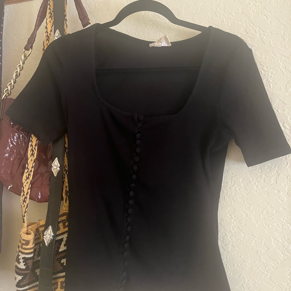 Sezane Cotton Short Sleeve Scoop Neck Top with buttons